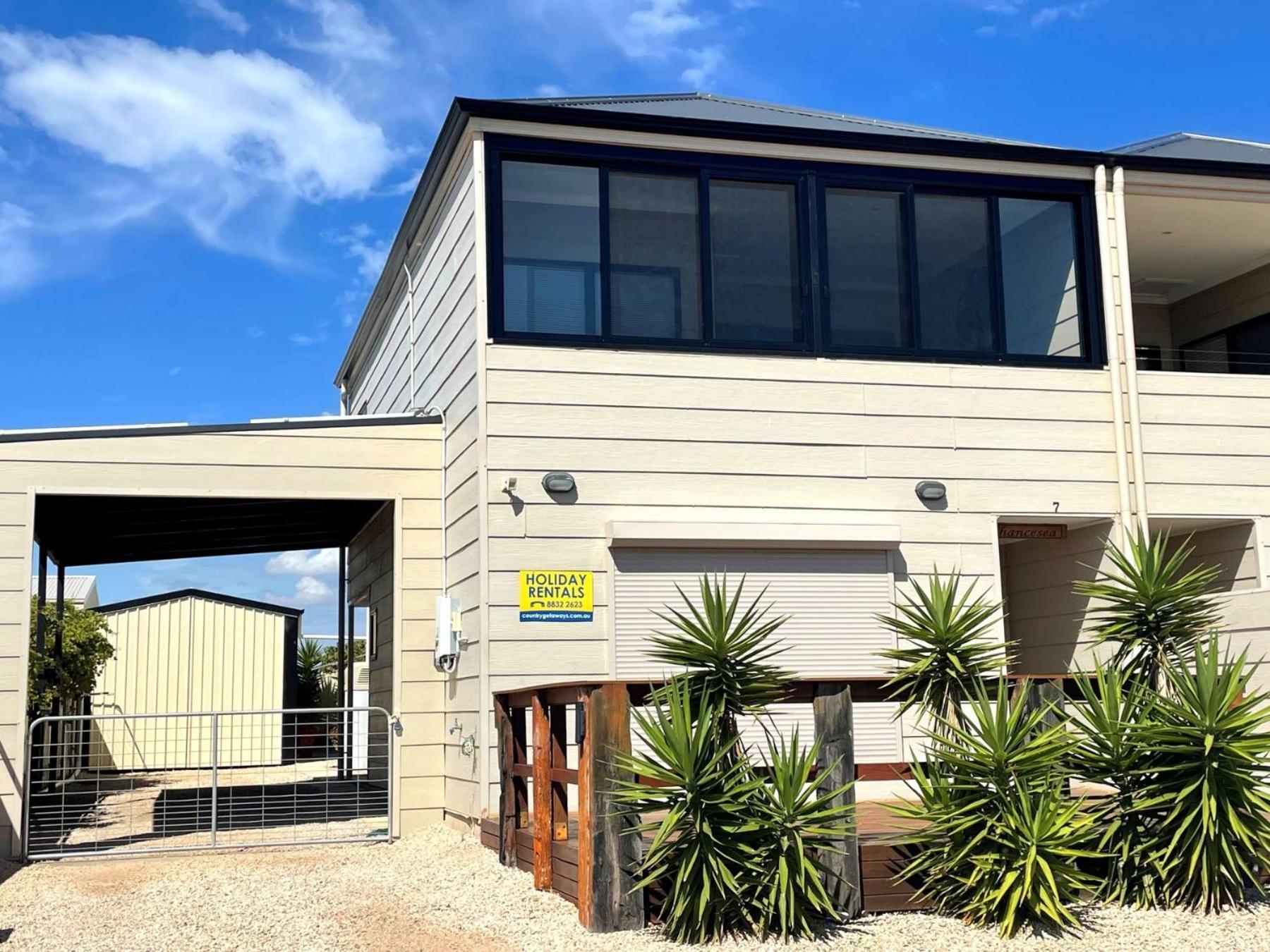 Chancesea Port Victoria Exterior photo